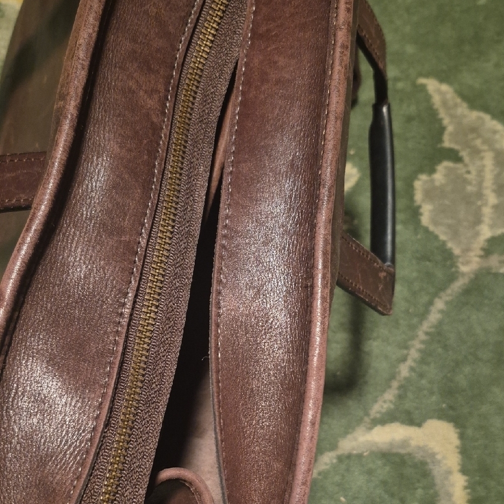 Elegant Dark Brown Leather Briefcase for Men - Picture 14 of 16